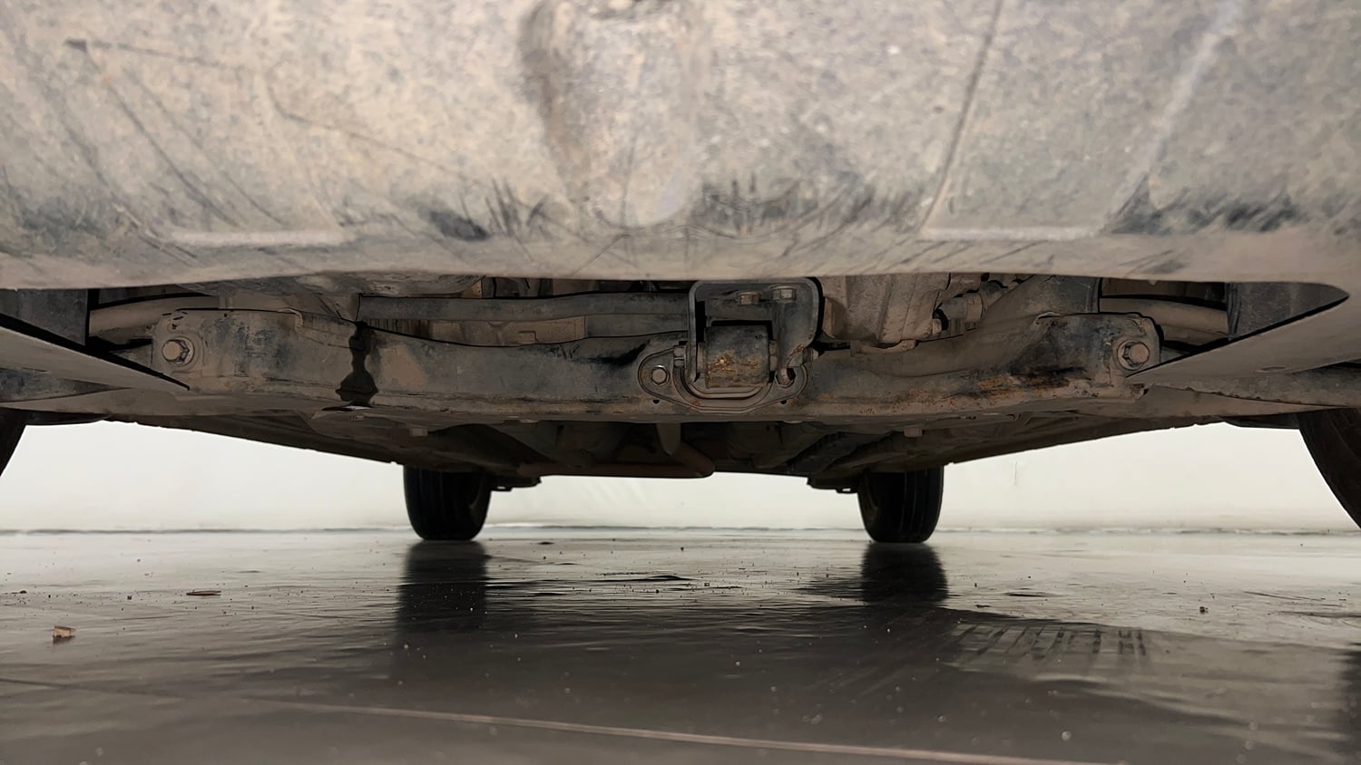Used 2016 Hyundai Elite i20 Sportz 1.2 Petrol Manual extra FRONT LEFT UNDERBODY VIEW
