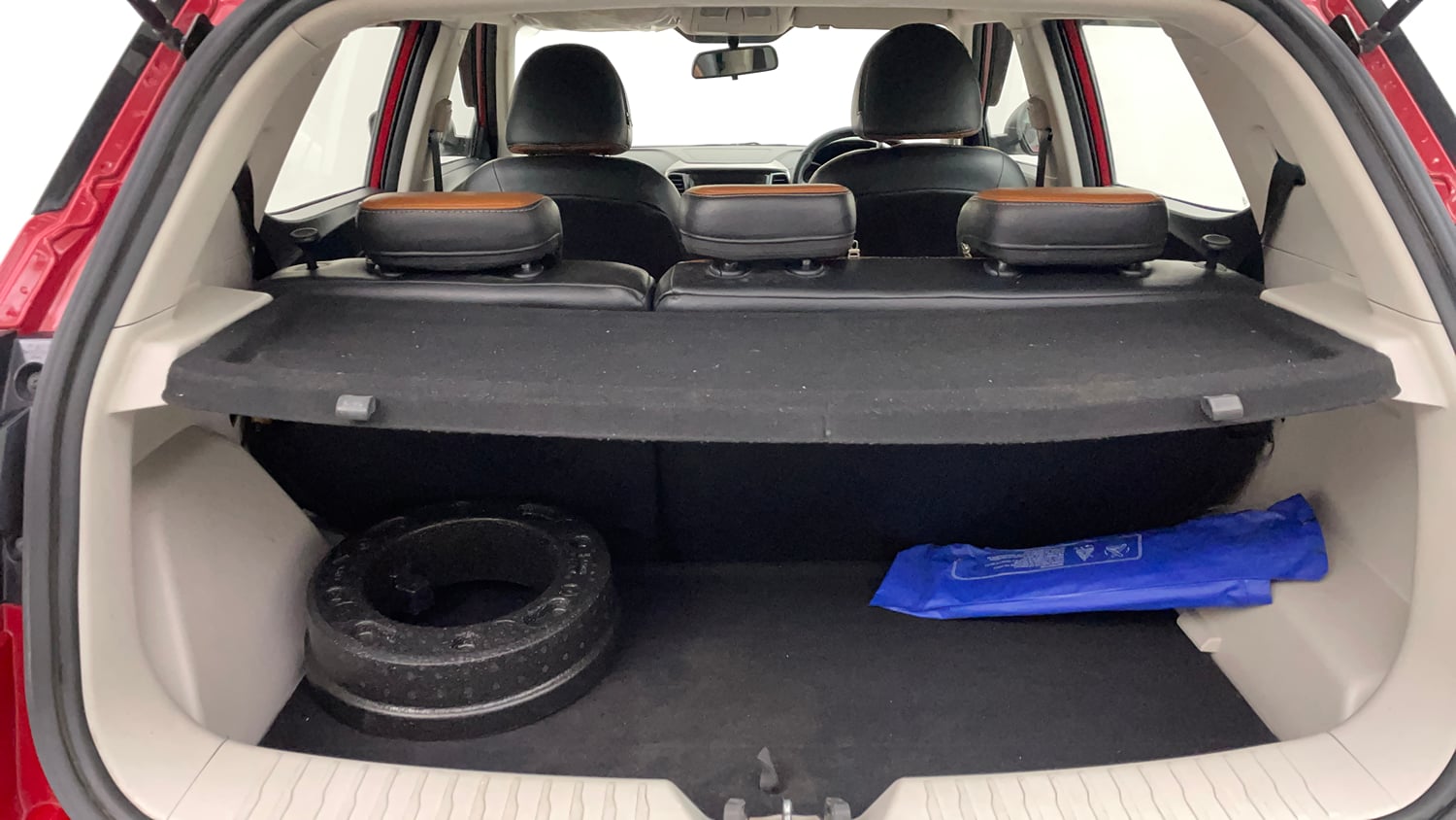 Used 2021 Mahindra XUV 300 W8 1.2 Petrol Petrol Manual interior DICKY INSIDE VIEW