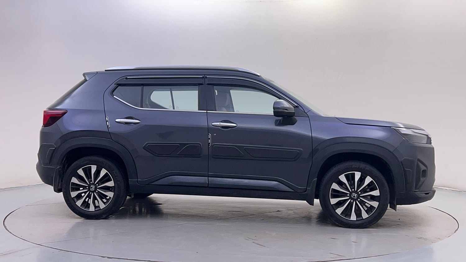 Used 2025 Honda Elevate ZX CVT Petrol Automatic exterior RIGHT SIDE VIEW