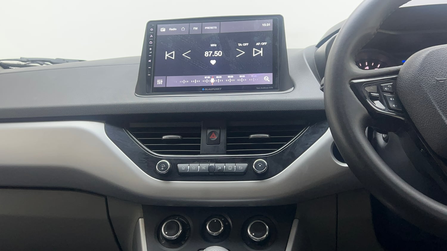 Used 2019 Tata Nexon XMA Diesel Diesel Automatic interior MUSIC SYSTEM & AC CONTROL VIEW
