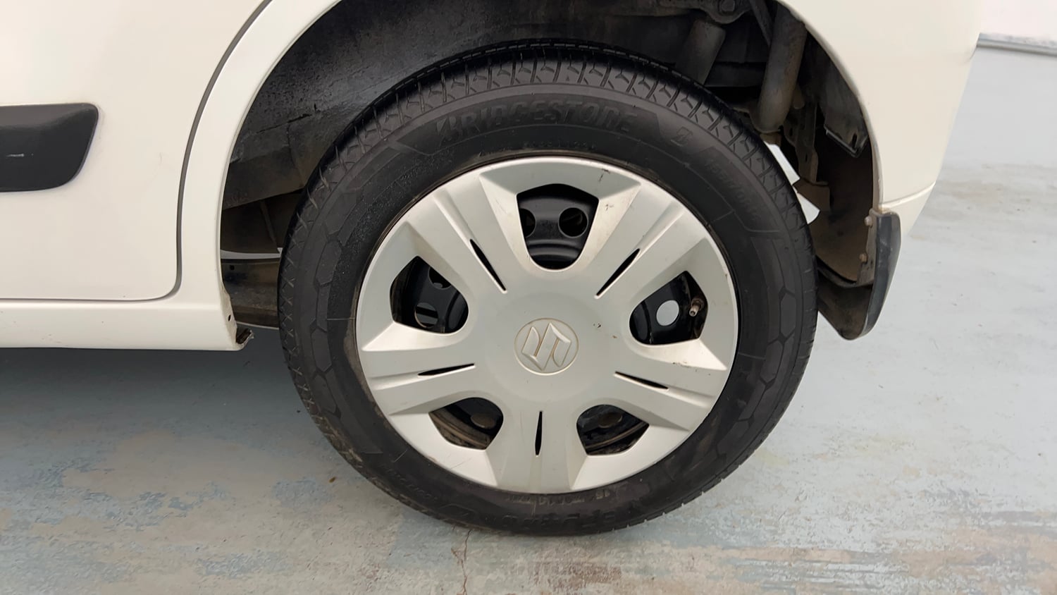 Used 2016 Maruti Suzuki Wagon R VXI Petrol Manual tyres LEFT REAR TYRE RIM VIEW