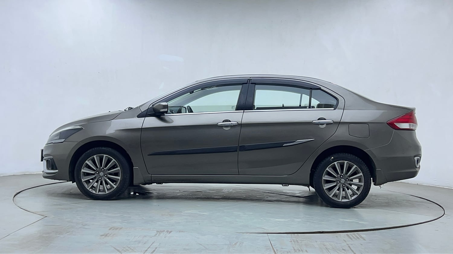Used 2020 Maruti Suzuki Ciaz Alpha 1.5 AT Petrol Automatic exterior LEFT SIDE VIEW