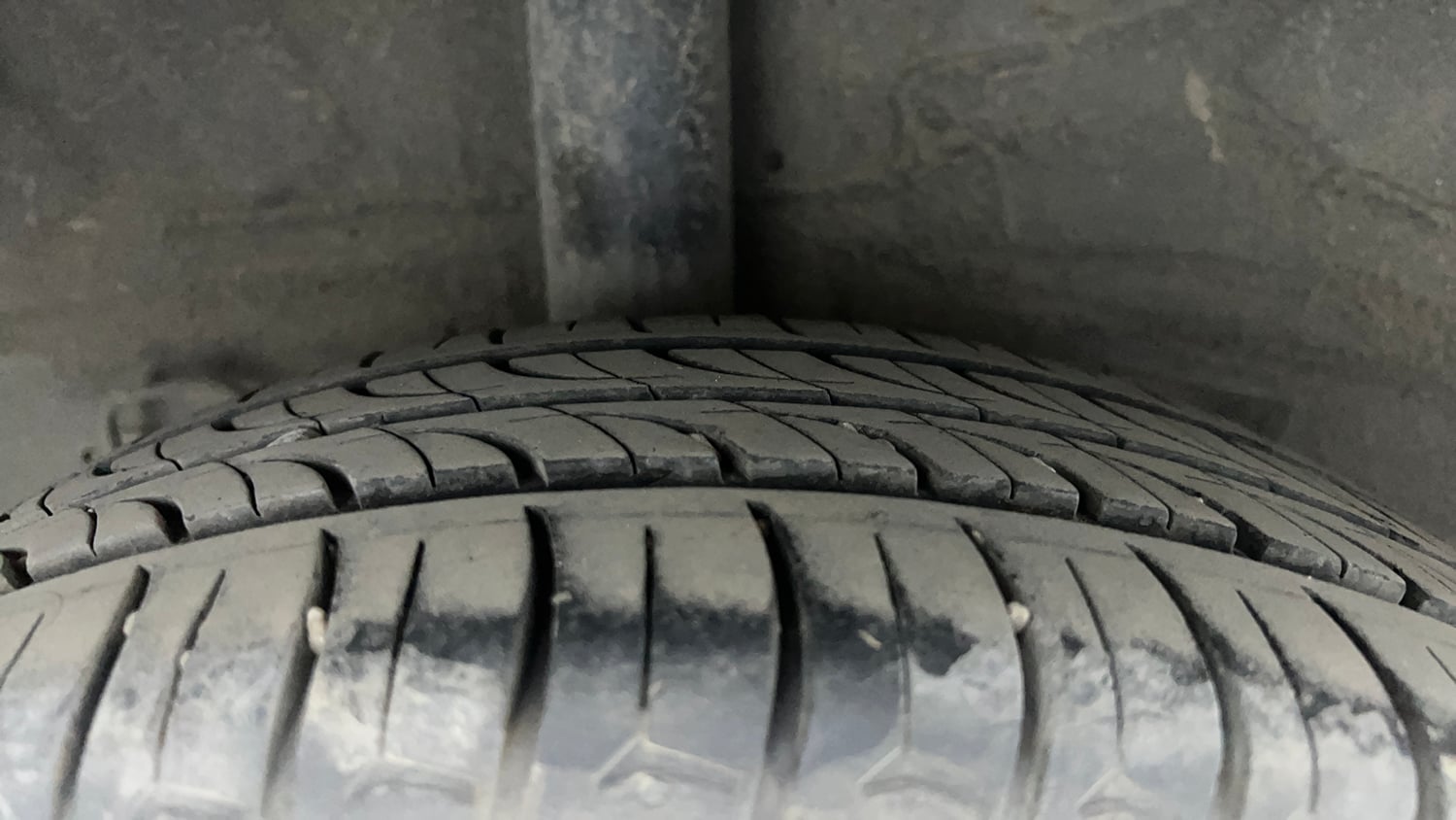 Used 2016 Hyundai Grand i10 Sportz 1.1 CRDi Diesel Manual tyres RIGHT REAR TYRE TREAD VIEW