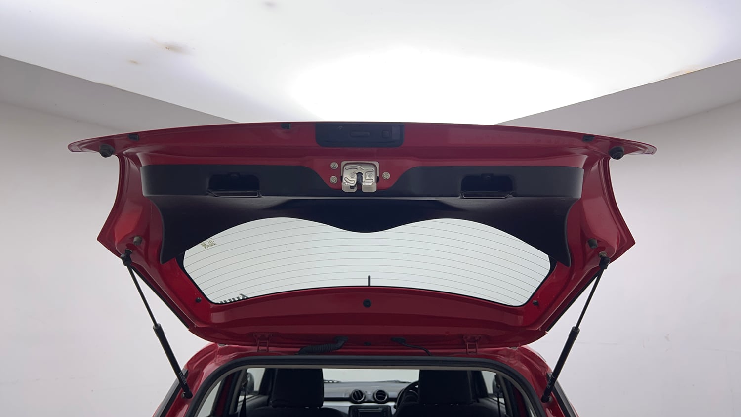 Used 2019 Maruti Suzuki Swift ZXi Petrol Manual interior DICKY DOOR OPEN VIEW