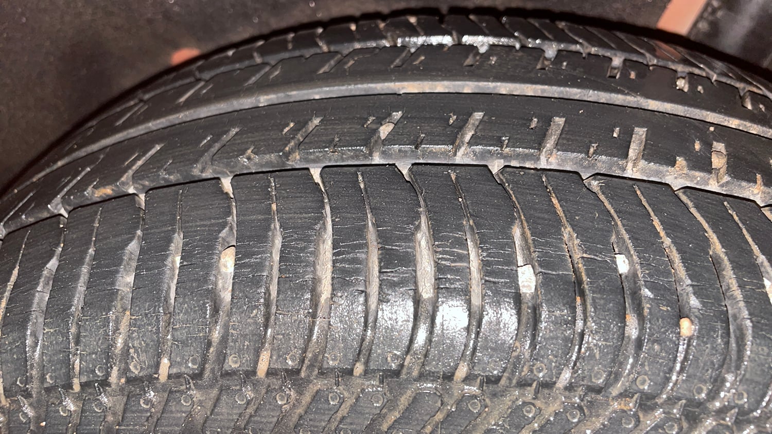 Used 2015 Ford EcoSport Titanium 1.5 Ti-VCT Petrol Manual tyres LEFT REAR TYRE TREAD VIEW