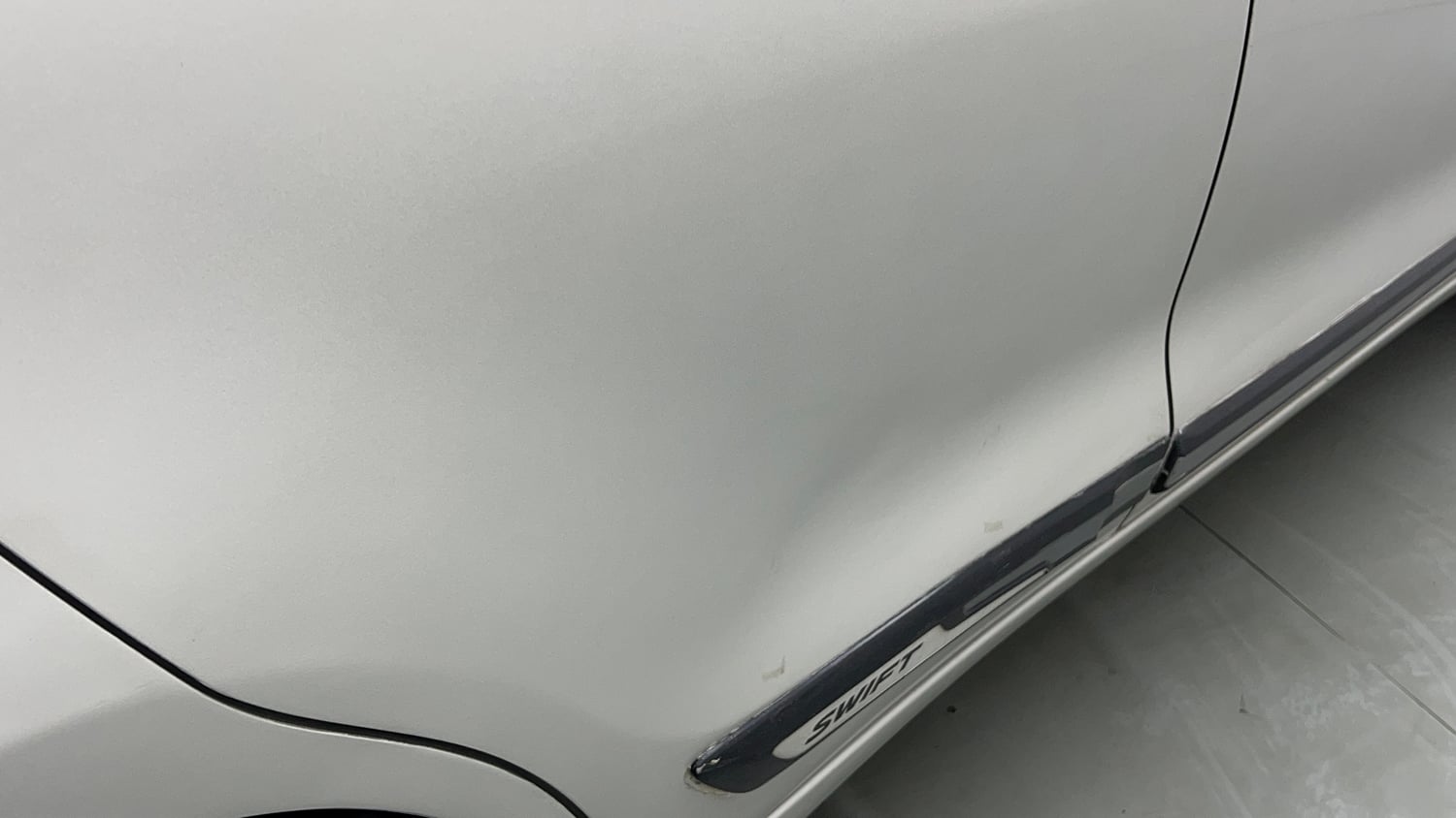 Used 2018 Maruti Suzuki Swift ZXi AMT Petrol Automatic dents MINOR SCRATCH