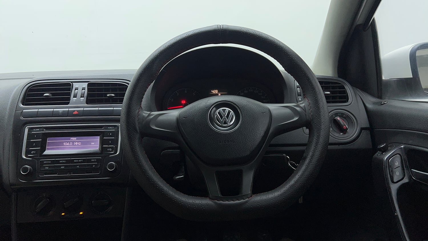 Used 2014 Volkswagen Polo Comfortline 1.2L (P) Petrol Manual interior STEERING VIEW