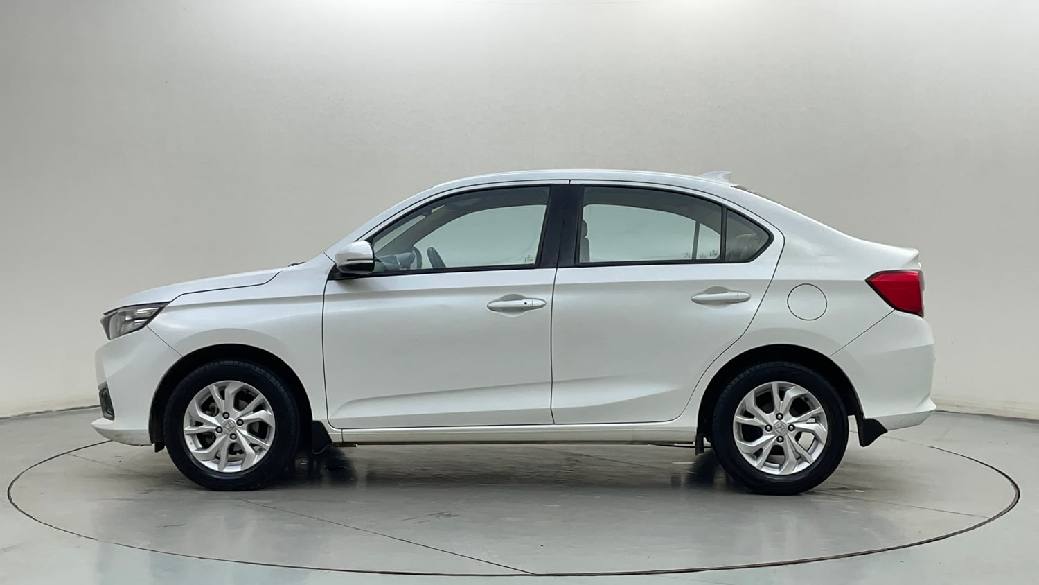 Used 2019 Honda Amaze 1.5 VX CVT Diesel Diesel Automatic exterior LEFT SIDE VIEW