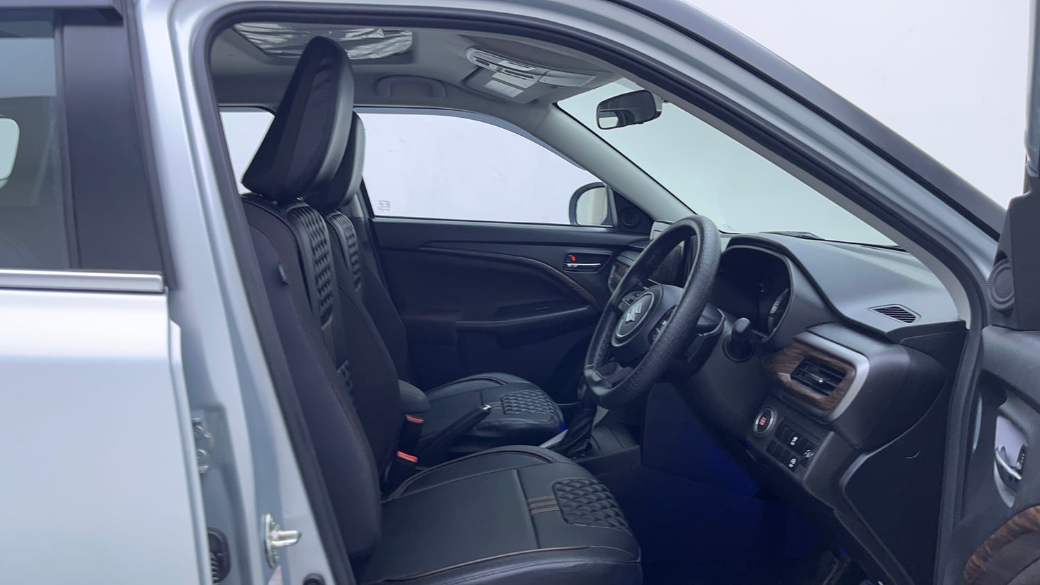 Used 2025 Maruti Suzuki Brezza ZXi AT Petrol Automatic interior RIGHT SIDE FRONT DOOR CABIN VIEW