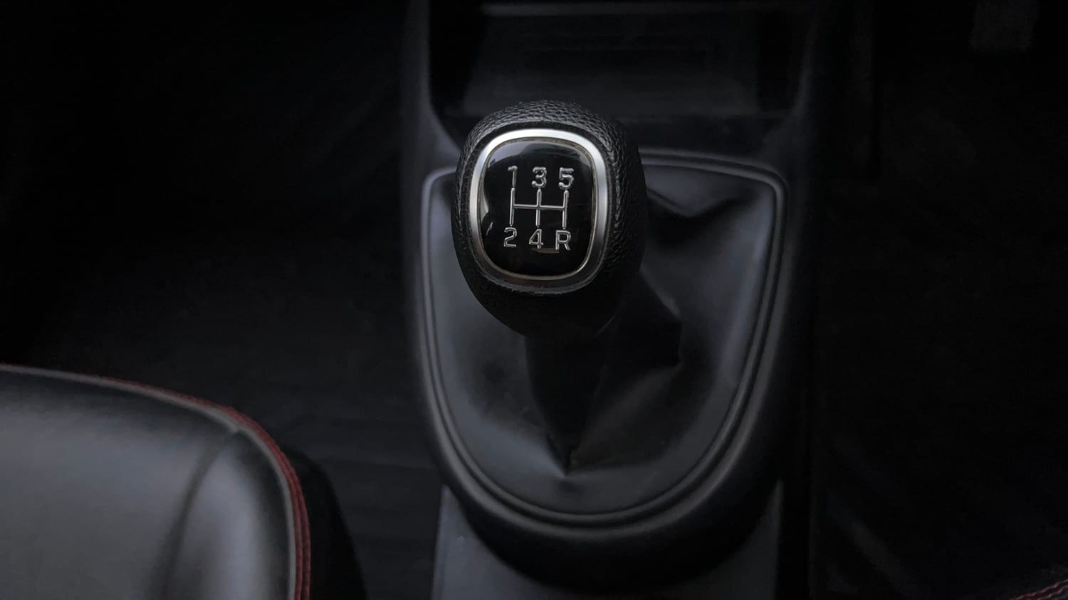 Used 2021 Hyundai Grand i10 Nios Sportz 1.2 Kappa VTVT Dual Tone Petrol Manual interior GEAR  KNOB VIEW