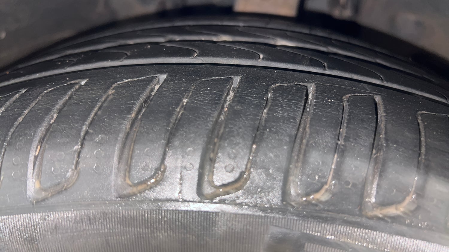 Used 2022 BMW 5 Series Carbon Edition Petrol Automatic tyres LEFT FRONT TYRE TREAD VIEW