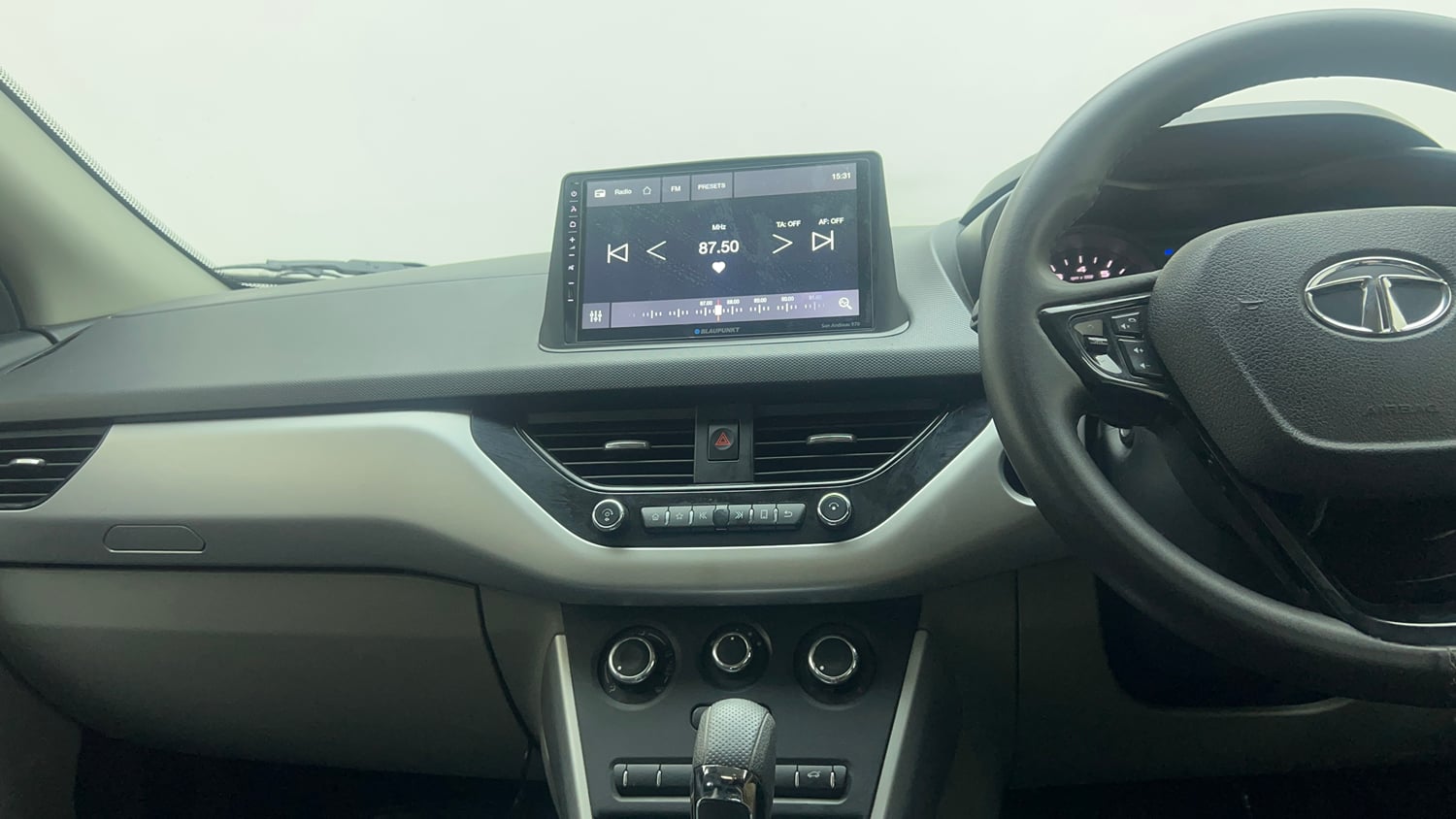 Used 2019 Tata Nexon XMA Diesel Diesel Automatic top_features Integrated (in-dash) music system