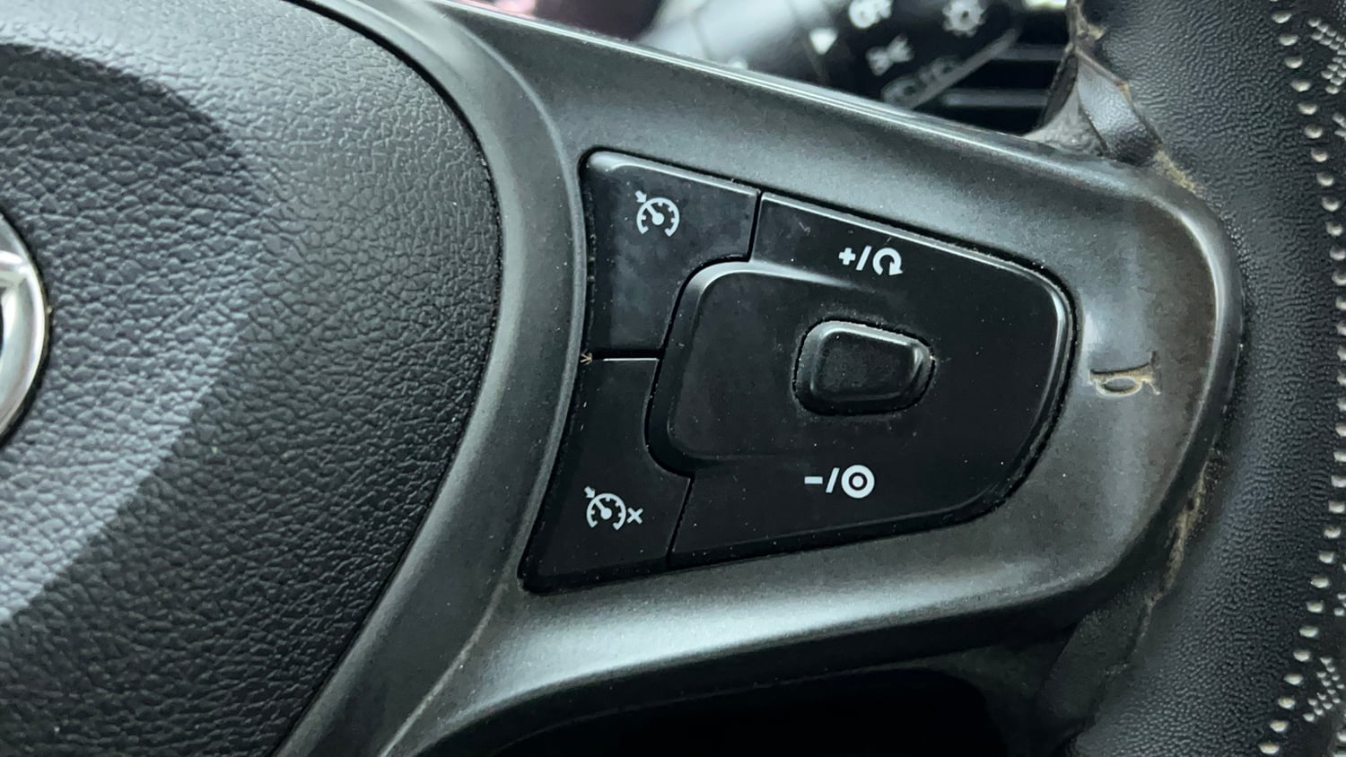 Used 2023 Tata Punch Accomplished AMT Petrol Automatic top_features Cruise control