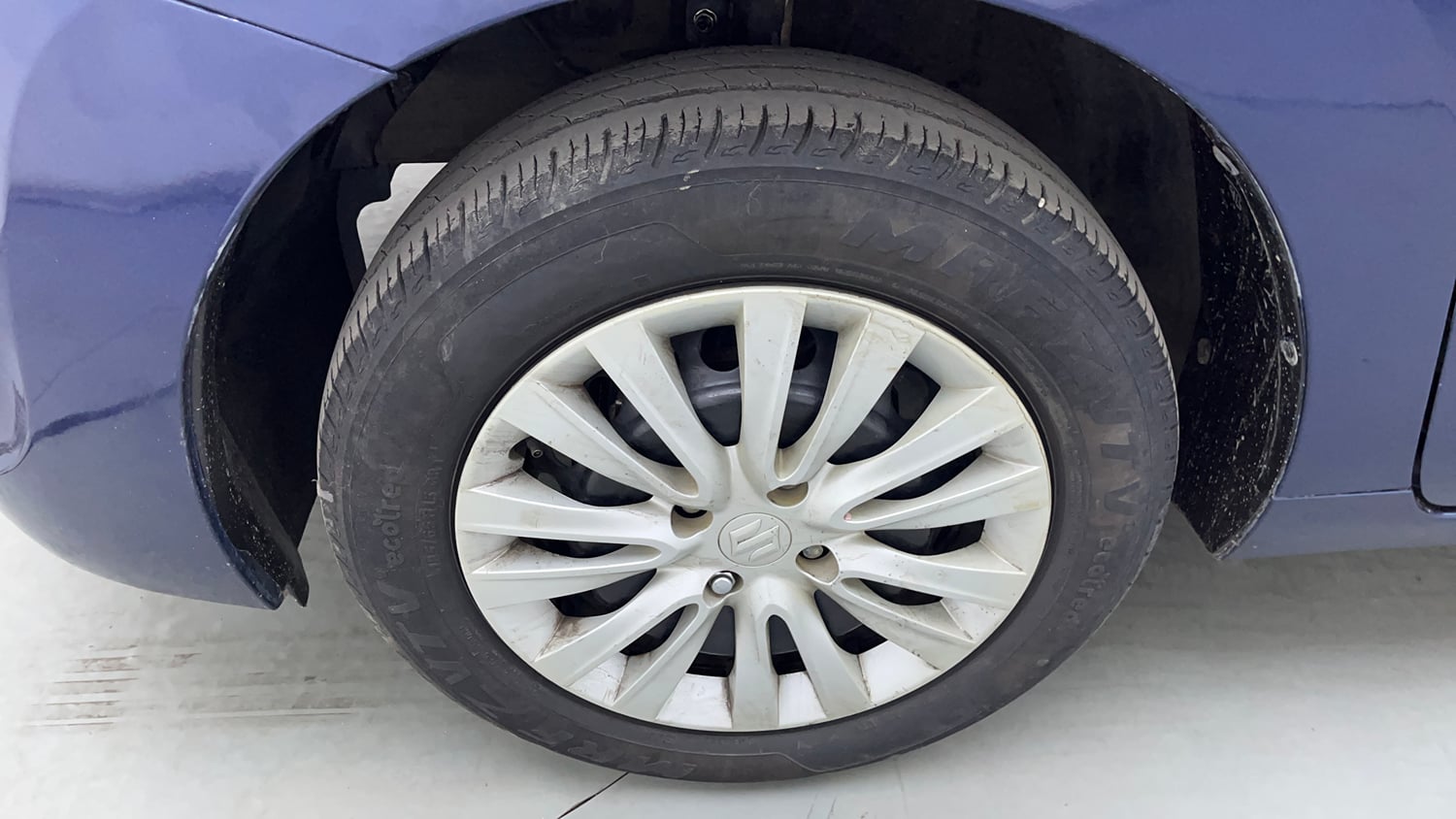 Used 2020 Maruti Suzuki Baleno Delta Petrol Manual tyres LEFT FRONT TYRE RIM VIEW