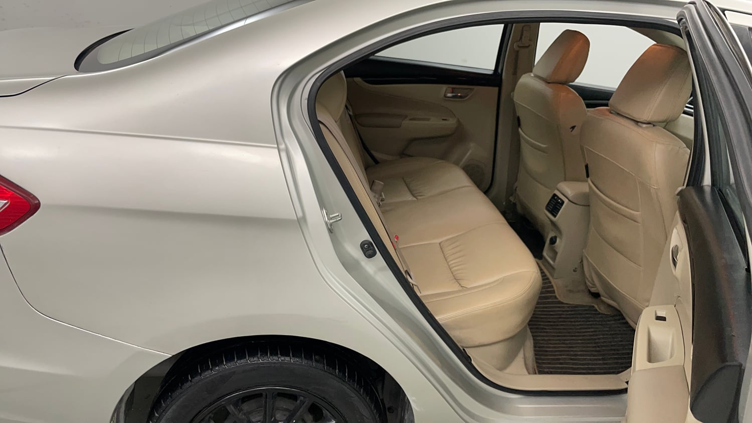 Used 2016 Maruti Suzuki Ciaz VXi+ Petrol Manual interior RIGHT SIDE REAR DOOR CABIN VIEW
