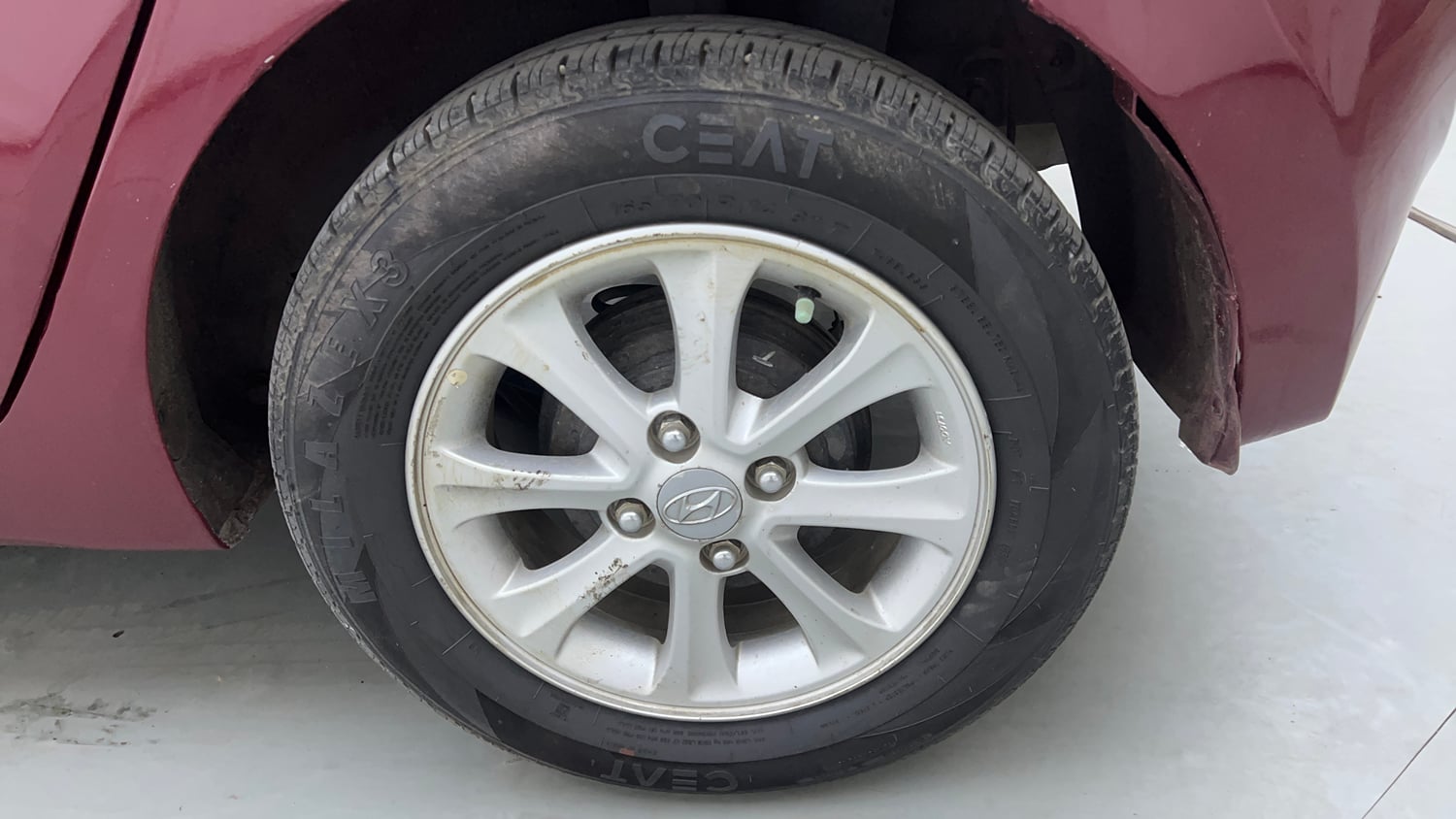 Used 2016 Hyundai Grand i10 Asta 1.2 Kappa VTVT Petrol Manual tyres LEFT REAR TYRE RIM VIEW