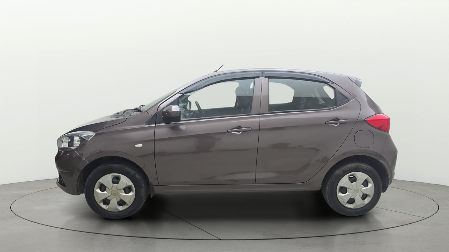 Used 2019 Tata Tiago Revotron XT Petrol Manual exterior LEFT SIDE VIEW