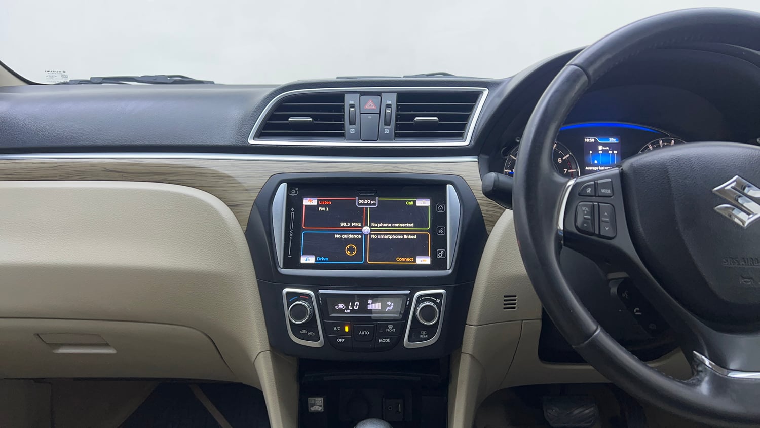 Used 2020 Maruti Suzuki Ciaz Alpha 1.5 AT Petrol Automatic interior MUSIC SYSTEM & AC CONTROL VIEW