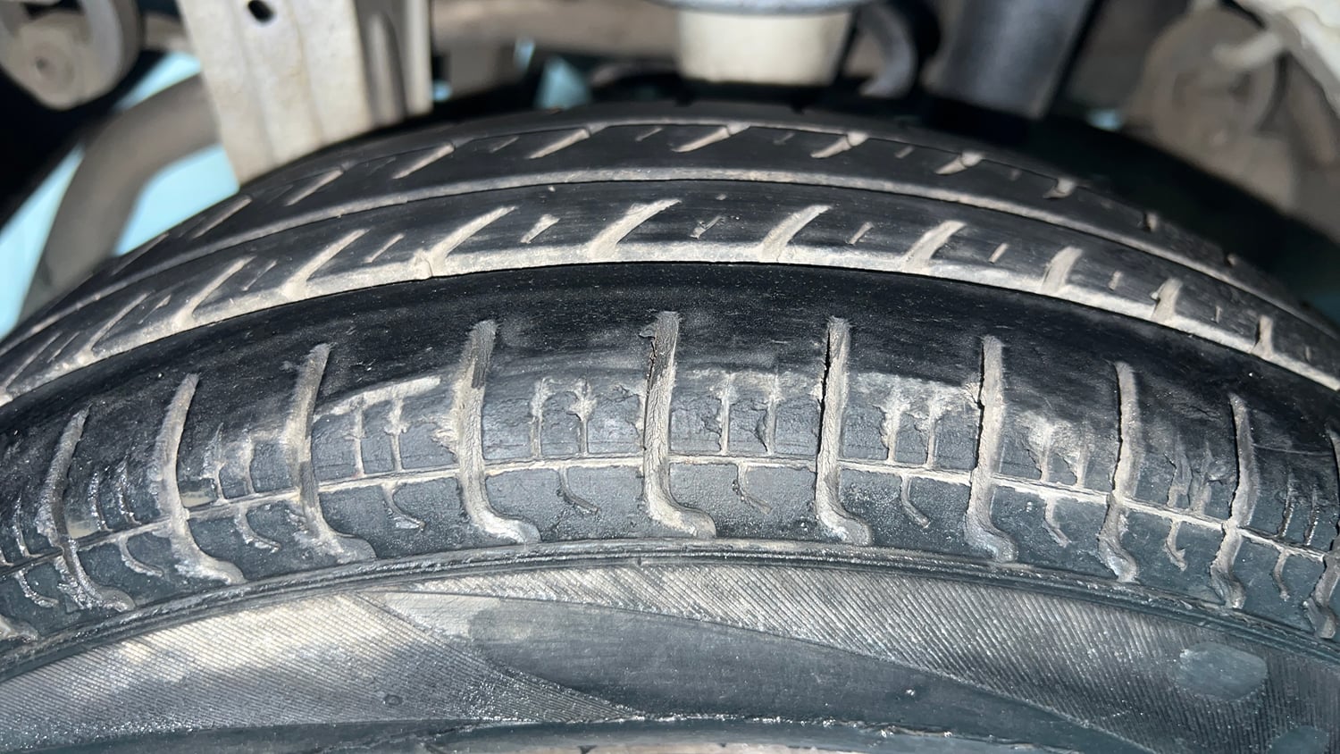 Used 2017 Maruti Suzuki Alto 800 LXi (O) Petrol Manual tyres RIGHT REAR TYRE TREAD VIEW