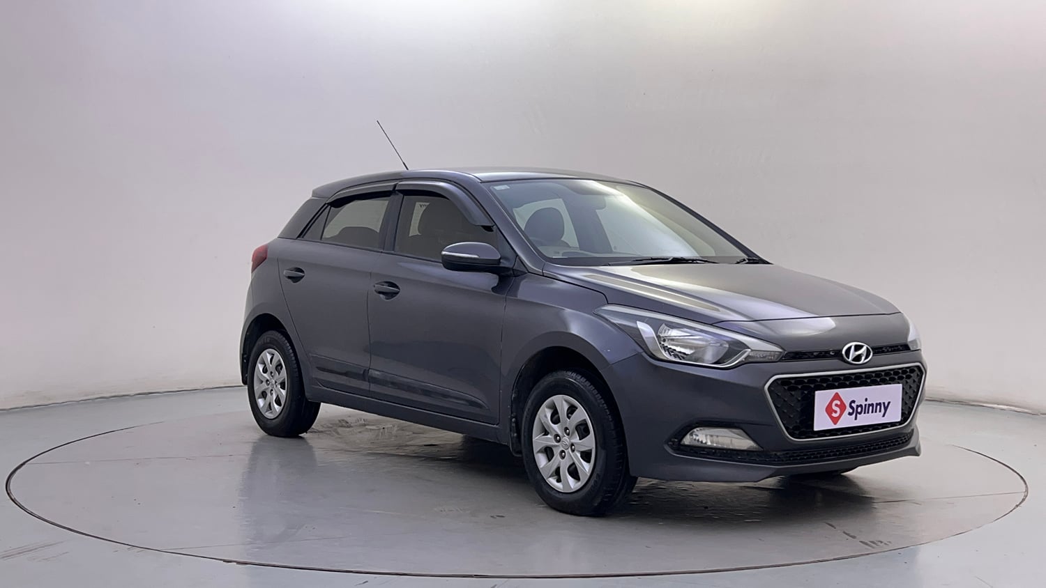 Used 2016 Hyundai Elite i20 Sportz 1.2 Petrol Manual exterior RIGHT FRONT CORNER VIEW