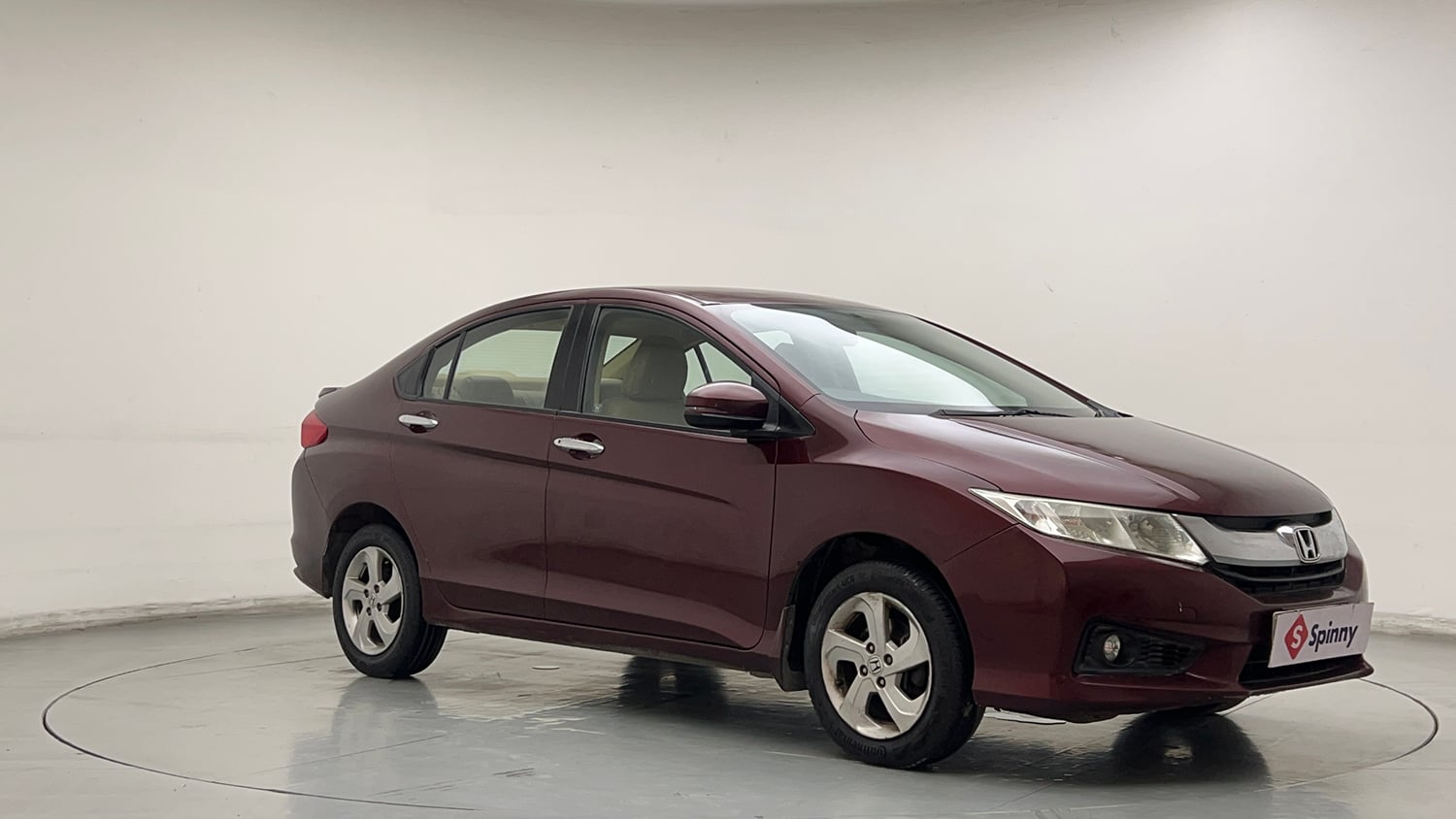 Used 2016 Honda City V Petrol Manual exterior RIGHT FRONT CORNER VIEW