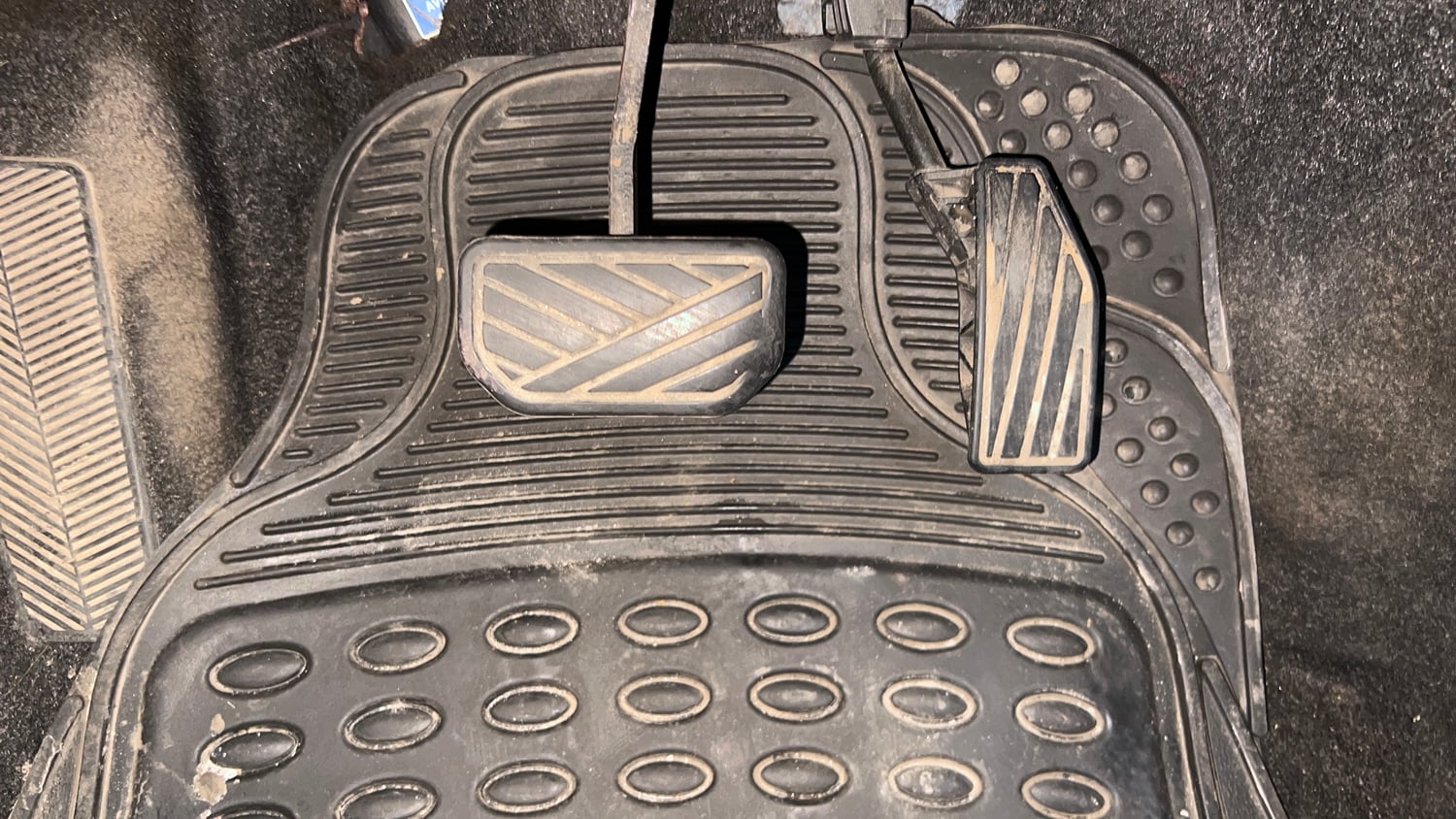 Used 2018 Maruti Suzuki Swift ZXi AMT Petrol Automatic interior PEDALS VIEW