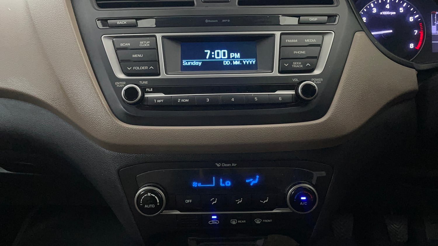 Used 2016 Hyundai Elite i20 Sportz 1.2 Petrol Manual interior MUSIC SYSTEM & AC CONTROL VIEW