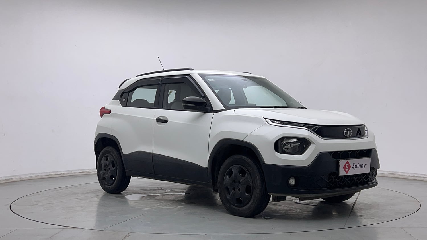 Used 2023 Tata Punch Accomplished AMT Petrol Automatic exterior RIGHT FRONT CORNER VIEW