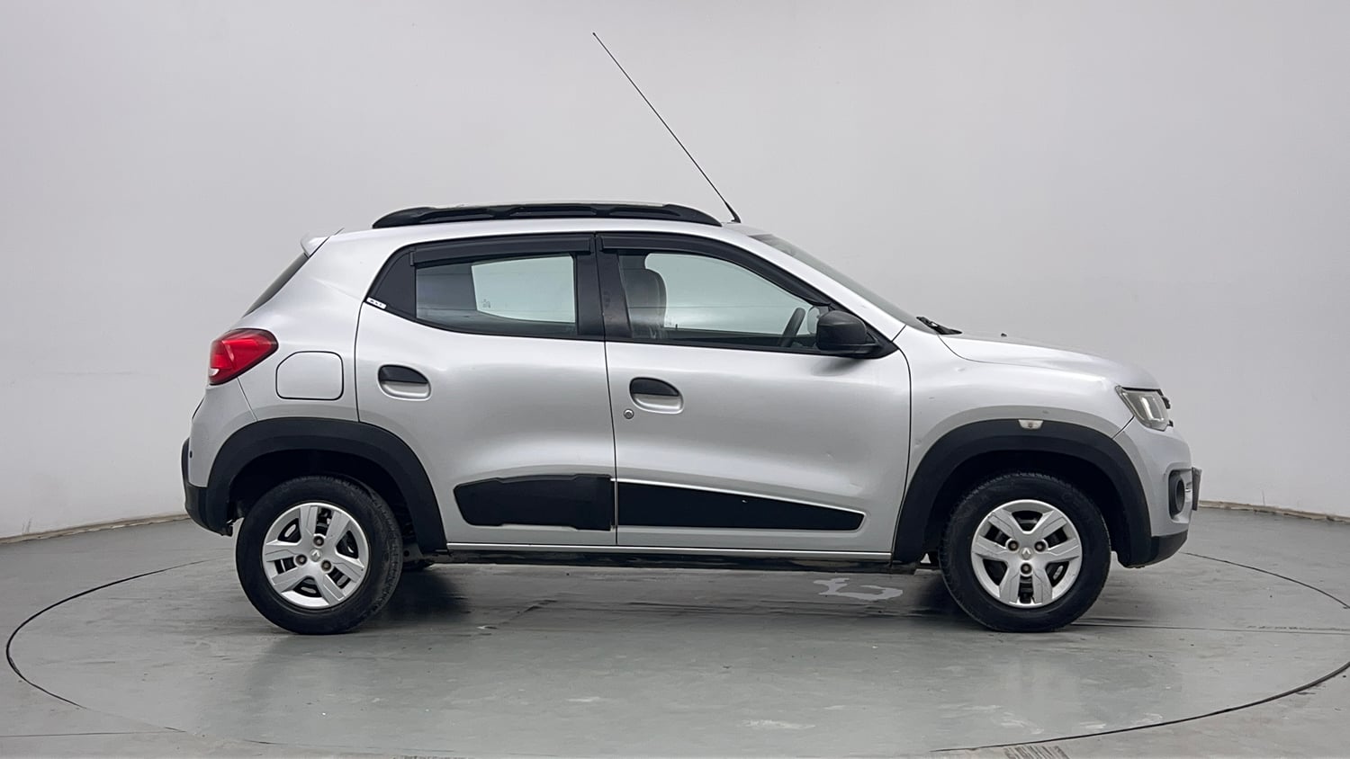 Used 2016 Renault Kwid RXT Petrol Manual exterior RIGHT SIDE VIEW