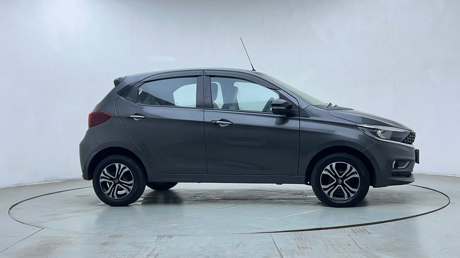 Used 2022 Tata Tiago XZ Plus CNG Cng Manual exterior RIGHT SIDE VIEW