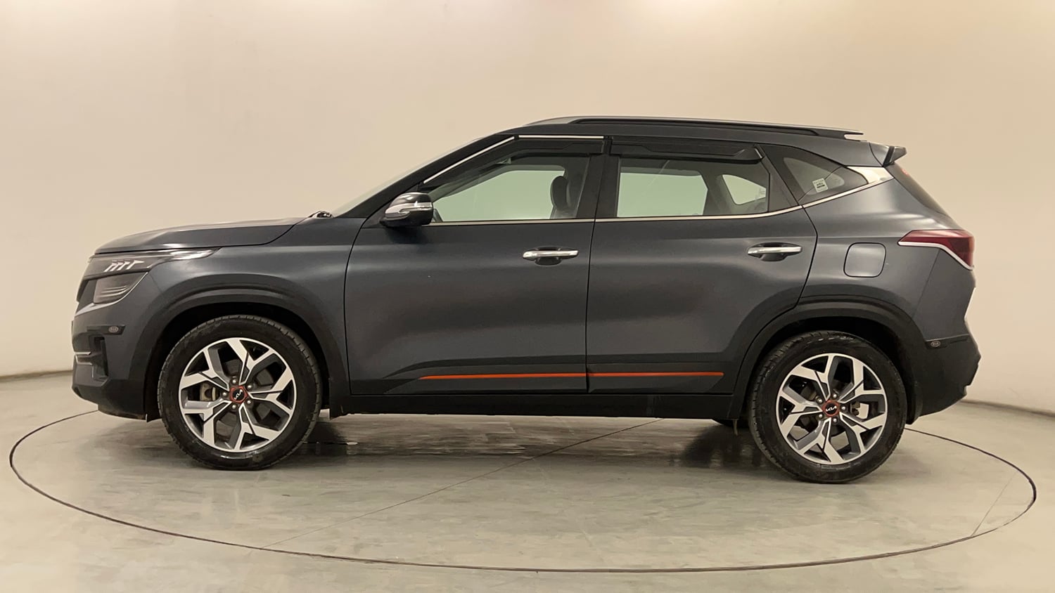 Used 2022 Kia Seltos X Line 1.4 DCT Petrol Automatic exterior LEFT SIDE VIEW