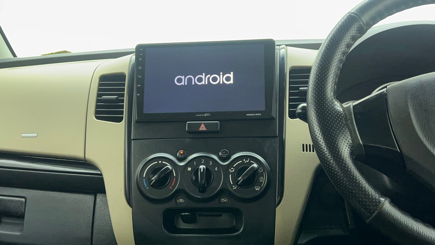 Used 2018 Maruti Suzuki Wagon R 1.0 VXI AMT (O) Petrol Automatic top_features Integrated (in-dash) music system