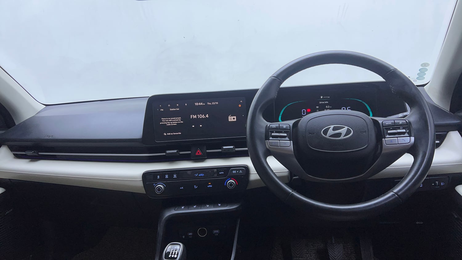 Used 2023 Hyundai Verna SX (O)1.5 MPi Petrol Manual interior DASHBOARD VIEW