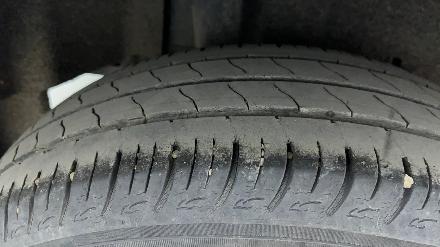 Used 2020 Maruti Suzuki Baleno Delta Petrol Manual tyres RIGHT REAR TYRE TREAD VIEW
