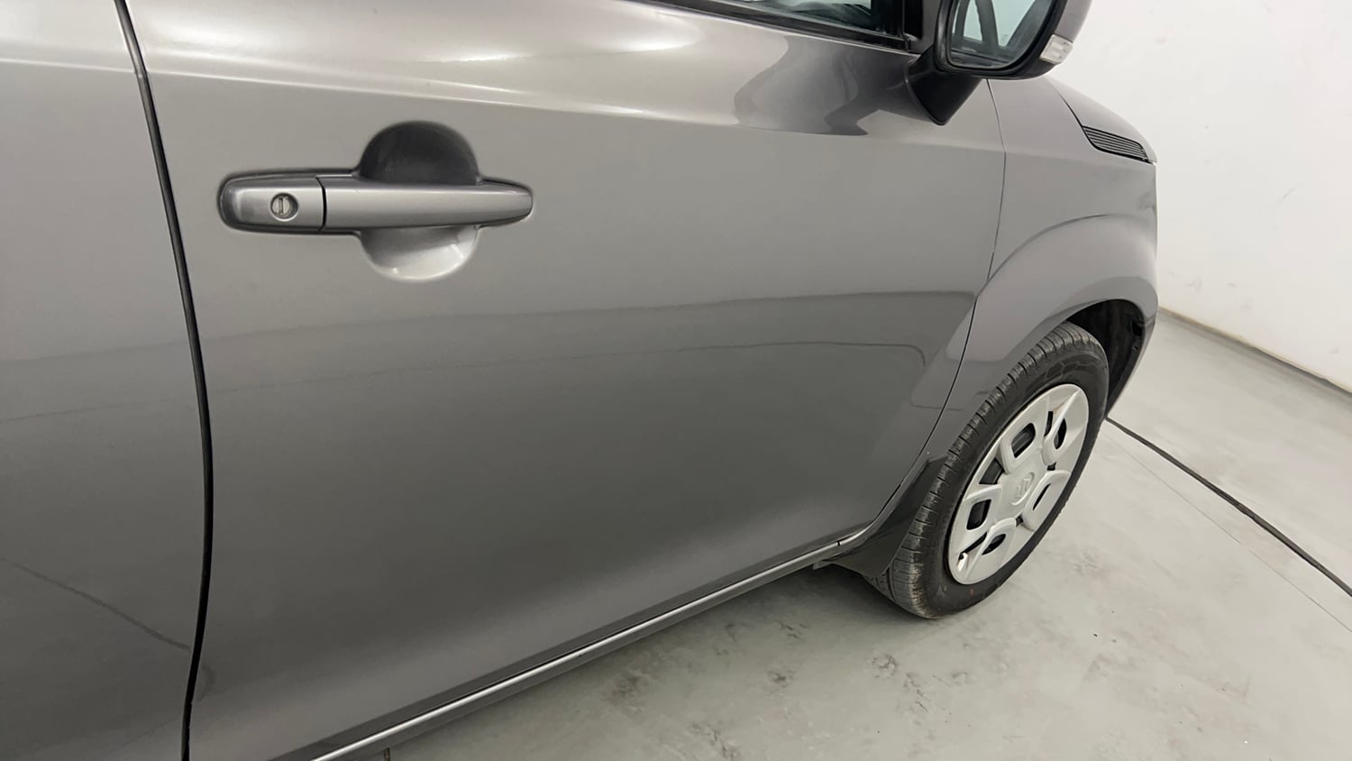 Used 2018 Maruti Suzuki Ignis Delta 1.2 AMT Petrol Automatic dents MINOR SCRATCH