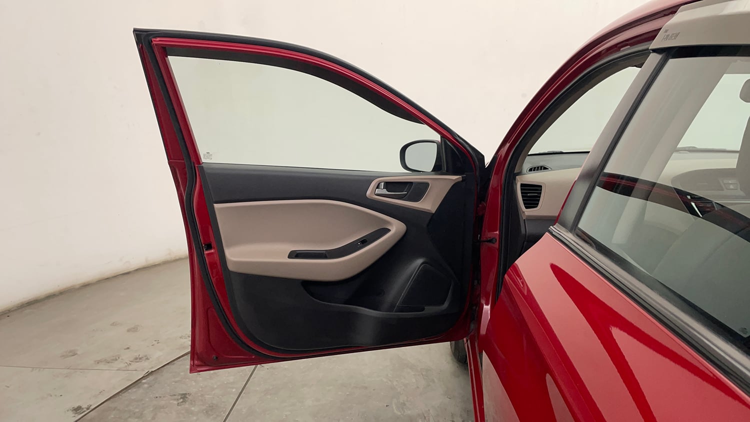 Used 2016 Hyundai Elite i20 Sportz 1.2 Petrol Manual interior LEFT FRONT DOOR OPEN VIEW
