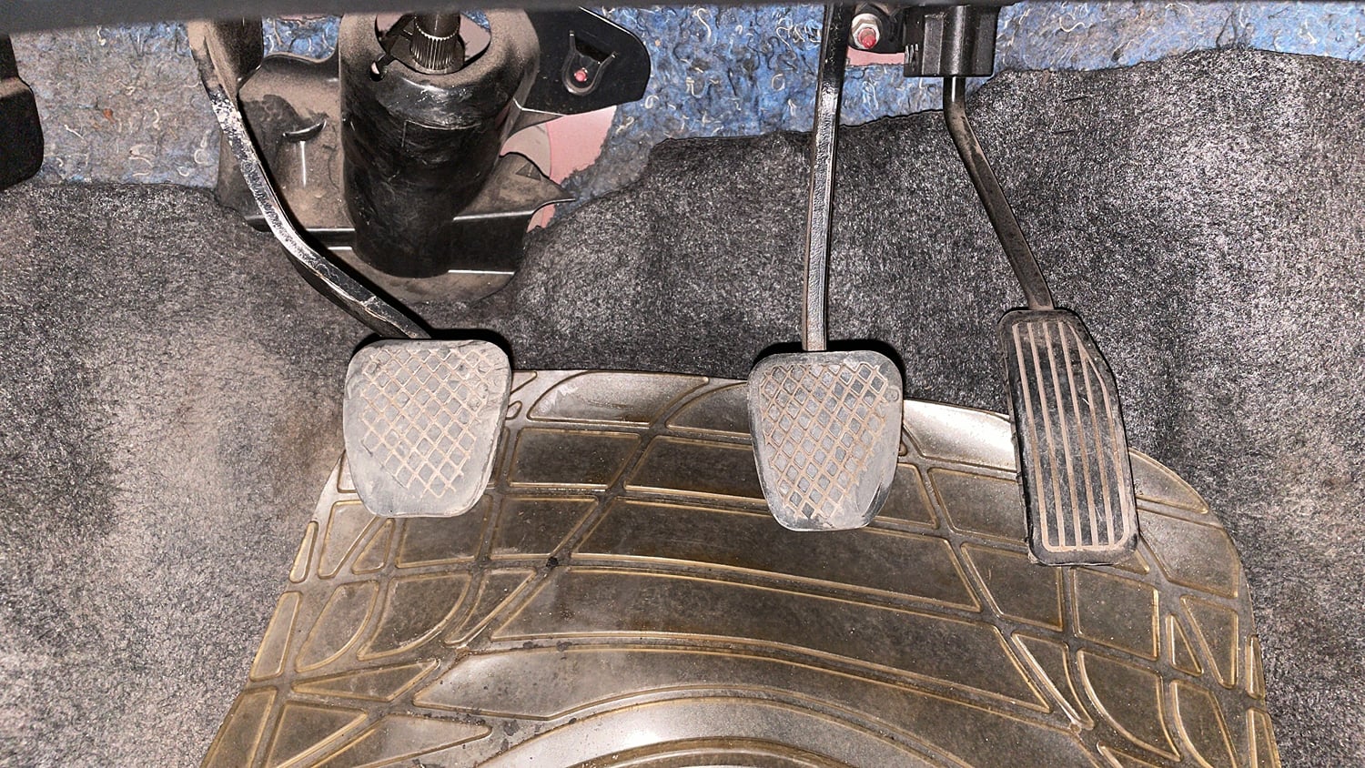 Used 2014 Honda Brio S MT Petrol Manual interior PEDALS VIEW