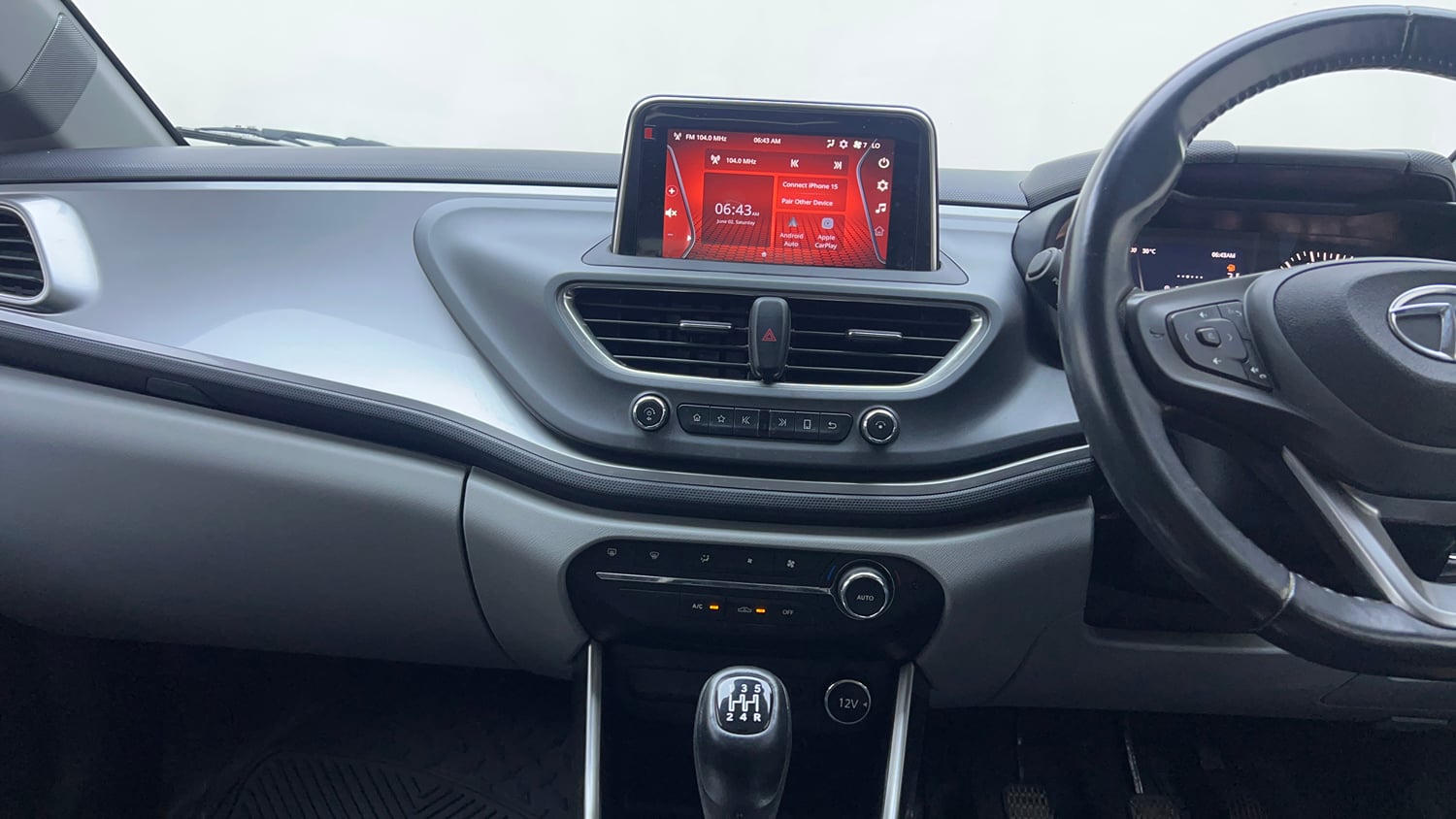 Used 2020 Tata Altroz XZ Petrol Petrol Manual interior MUSIC SYSTEM & AC CONTROL VIEW