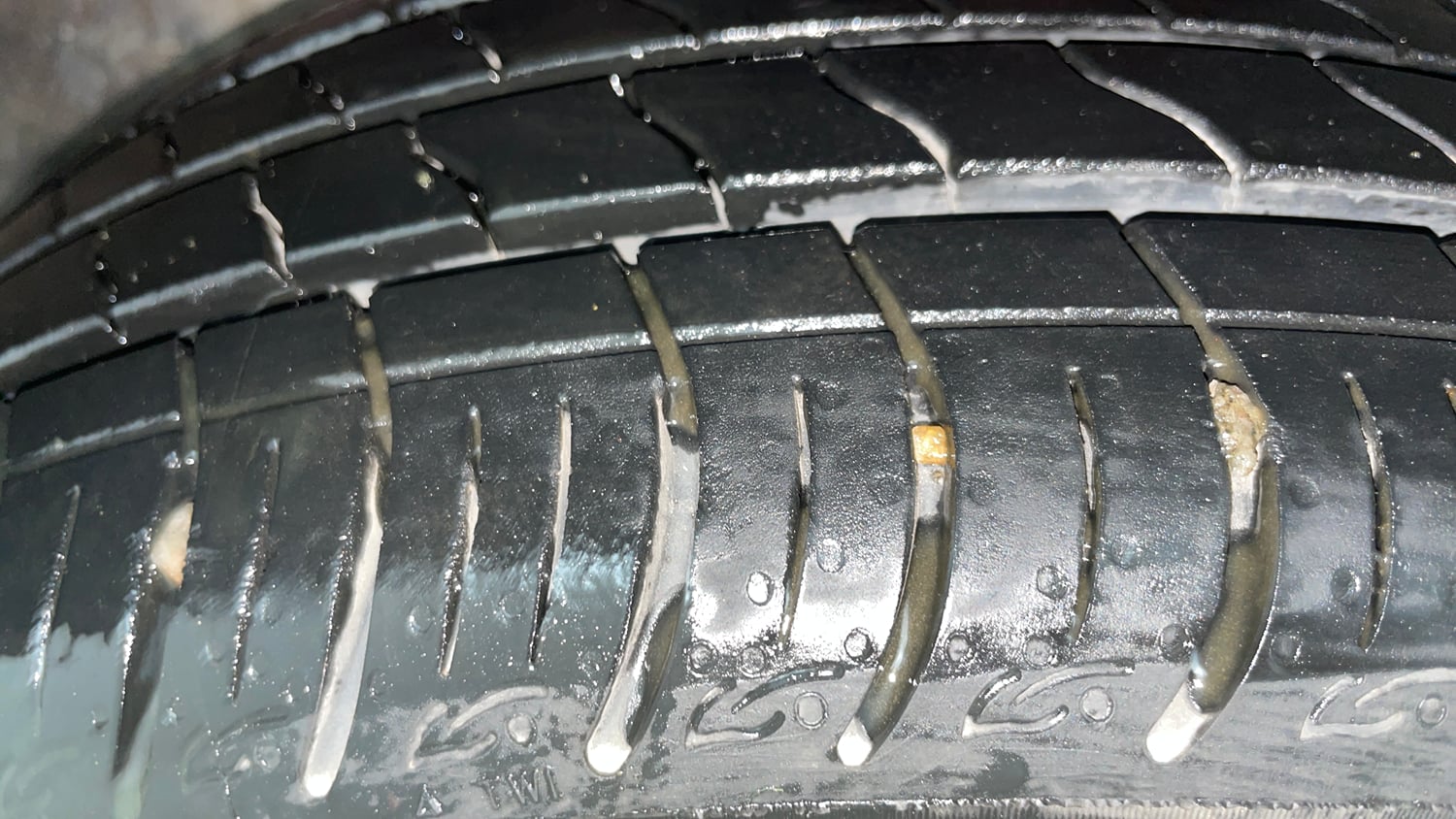 Used 2020 Tata Altroz XT Petrol Petrol Manual tyres LEFT FRONT TYRE TREAD VIEW