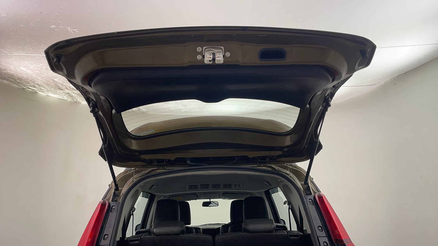 Used 2019 Maruti Suzuki XL6 Alpha AT Petrol Petrol Automatic interior DICKY DOOR OPEN VIEW
