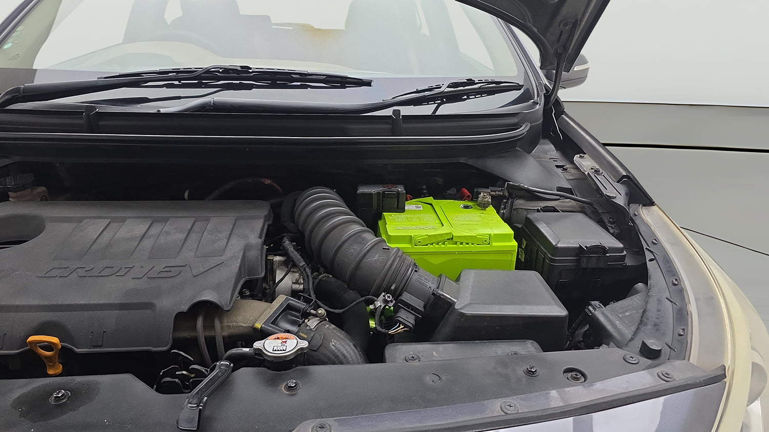 Used 2017 Hyundai Elite i20 Asta 1.4 CRDI Diesel Manual engine ENGINE LEFT SIDE HINGE & APRON VIEW