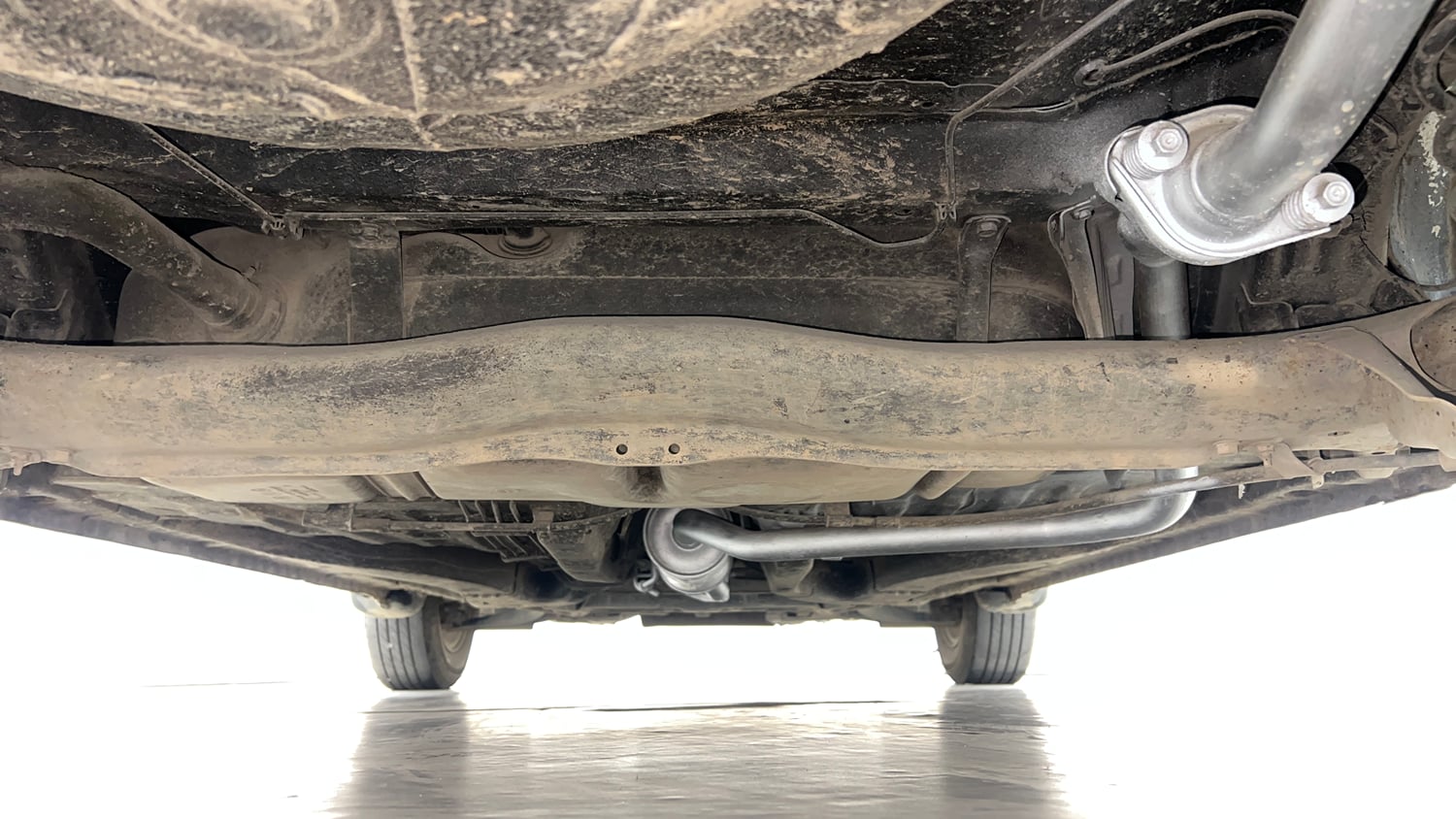 Used 2014 Honda Amaze 1.2 VX AT i-VTEC Petrol Automatic extra REAR UNDERBODY VIEW (TAKEN FROM REAR)