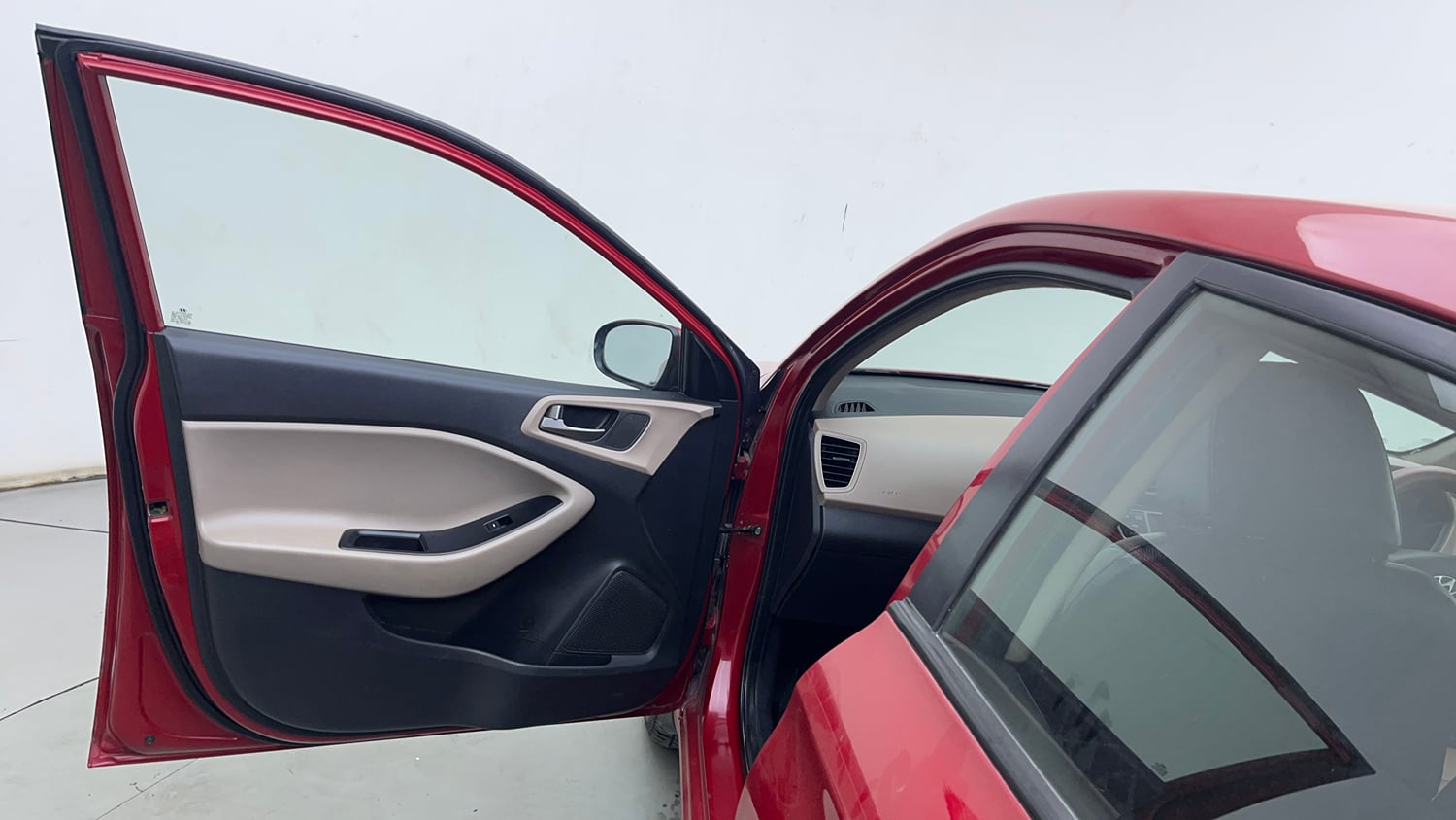 Used 2017 Hyundai Elite i20 Sportz 1.2 Petrol Manual interior LEFT FRONT DOOR OPEN VIEW