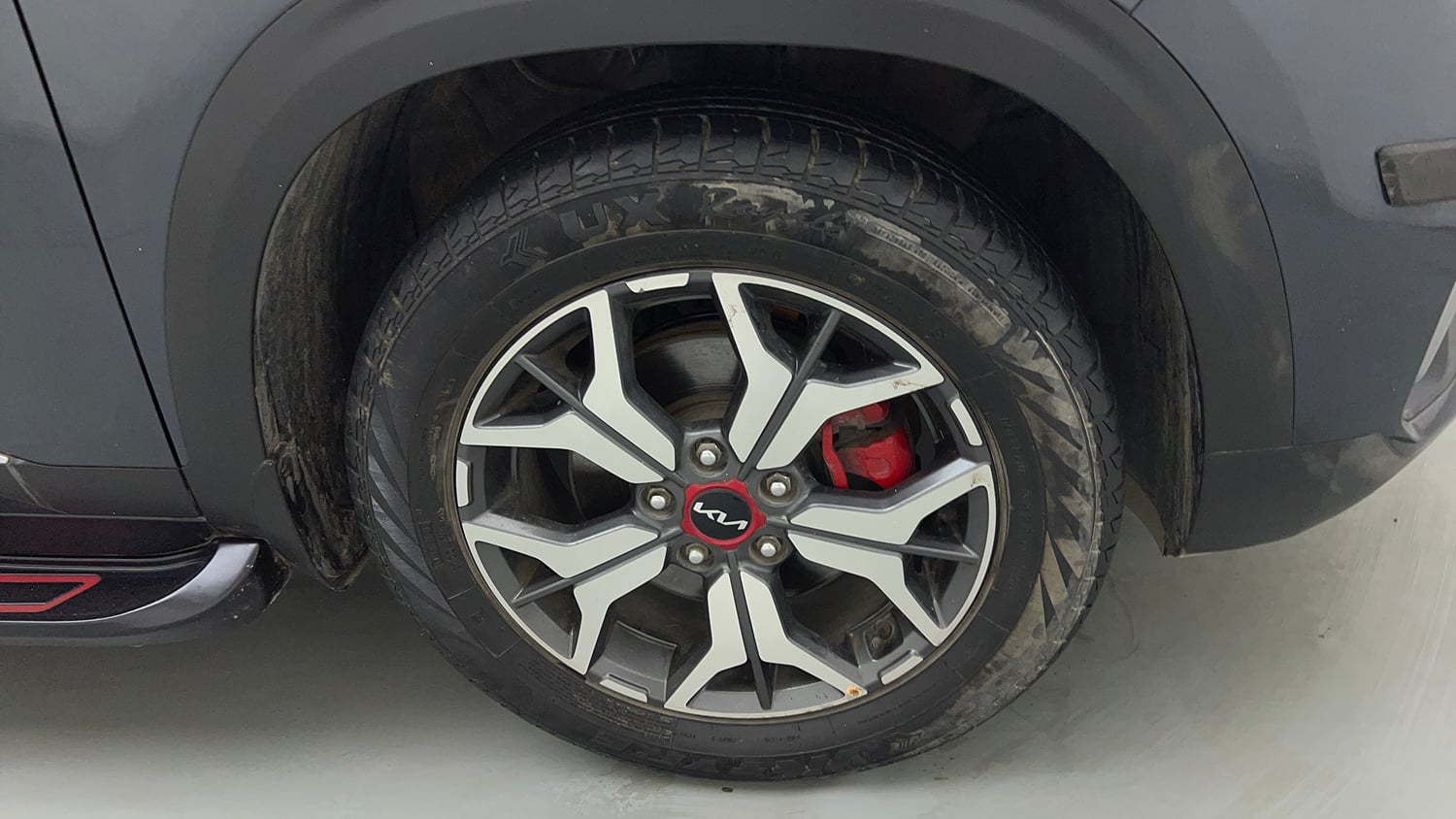 Used 2023 Kia Seltos GTX Plus 1.4 Petrol Manual tyres RIGHT FRONT TYRE RIM VIEW
