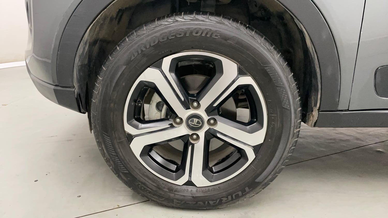 Used 2023 Tata Nexon XZ Plus Petrol Manual tyres LEFT FRONT TYRE RIM VIEW