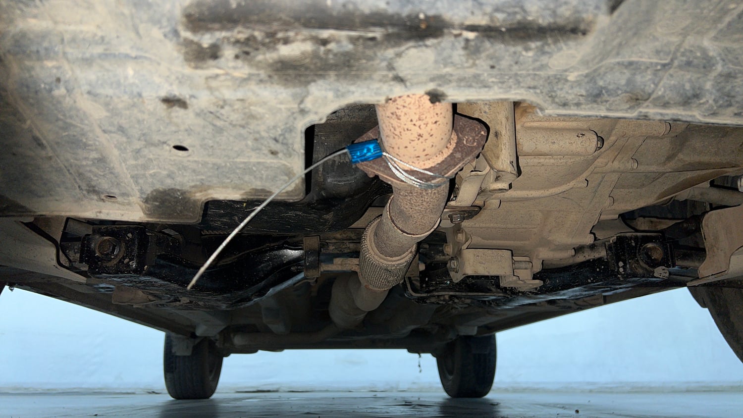 Used 2023 Tata Nexon XZ Plus (S) Dark Edition Petrol Manual extra FRONT LEFT UNDERBODY VIEW