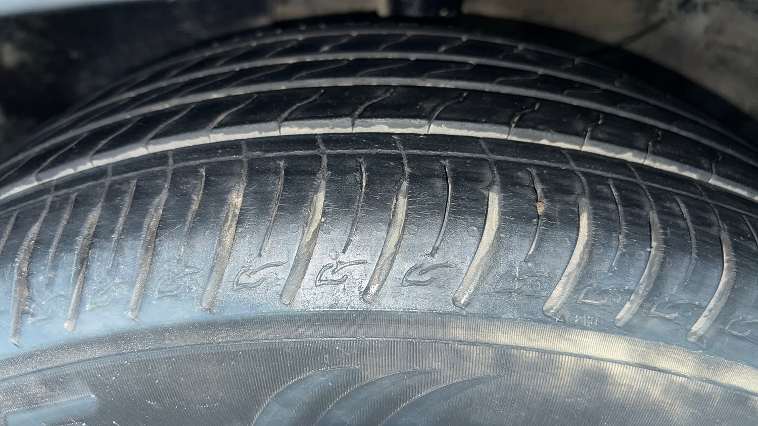 Used 2023 Kia Sonet HTX 1.0 Turbo Petrol DCT Petrol Automatic tyres LEFT FRONT TYRE TREAD VIEW