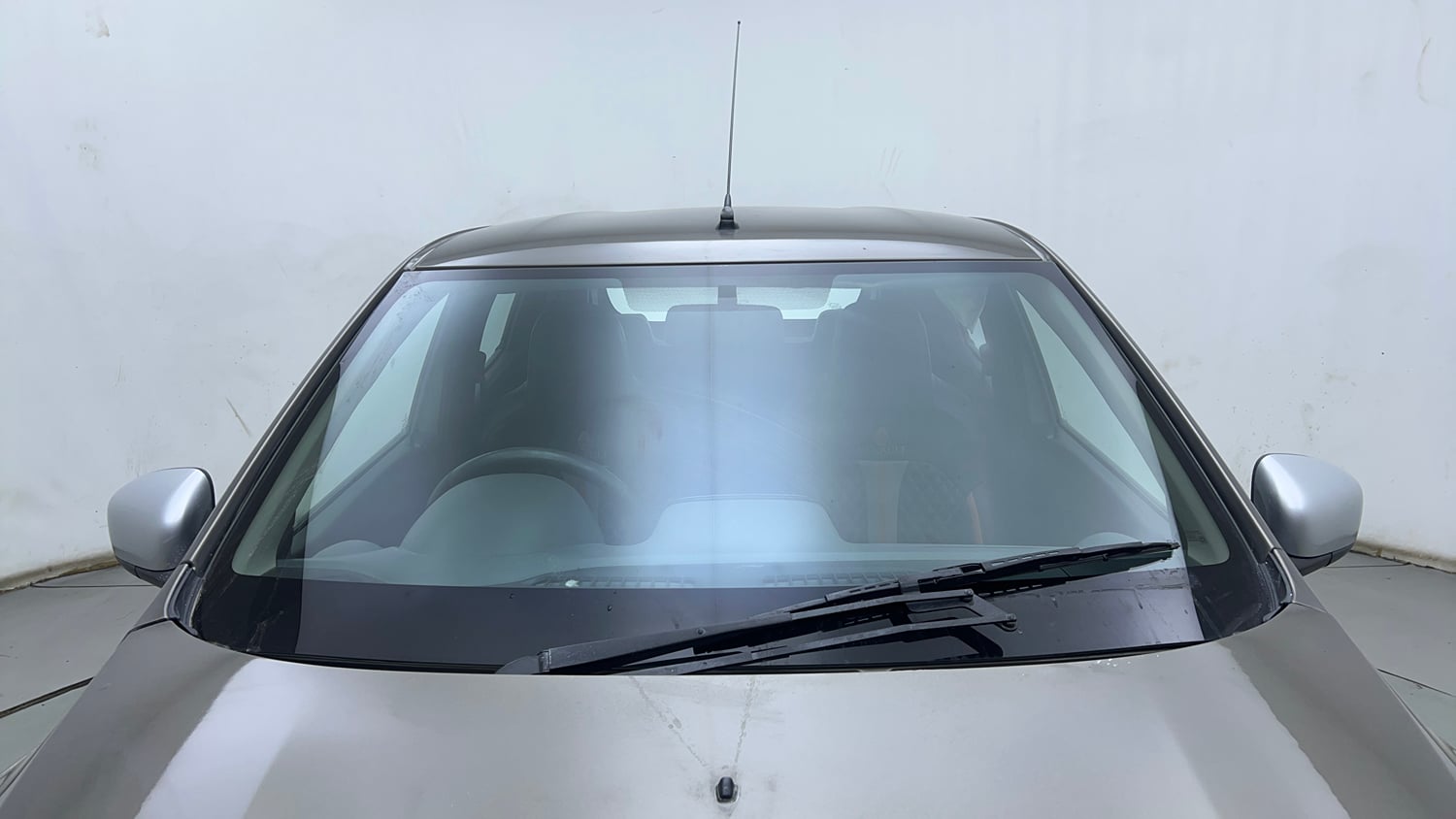 Used 2018 Renault Kwid 1.0 RXT AMT Opt Petrol Automatic exterior FRONT WINDSHIELD VIEW