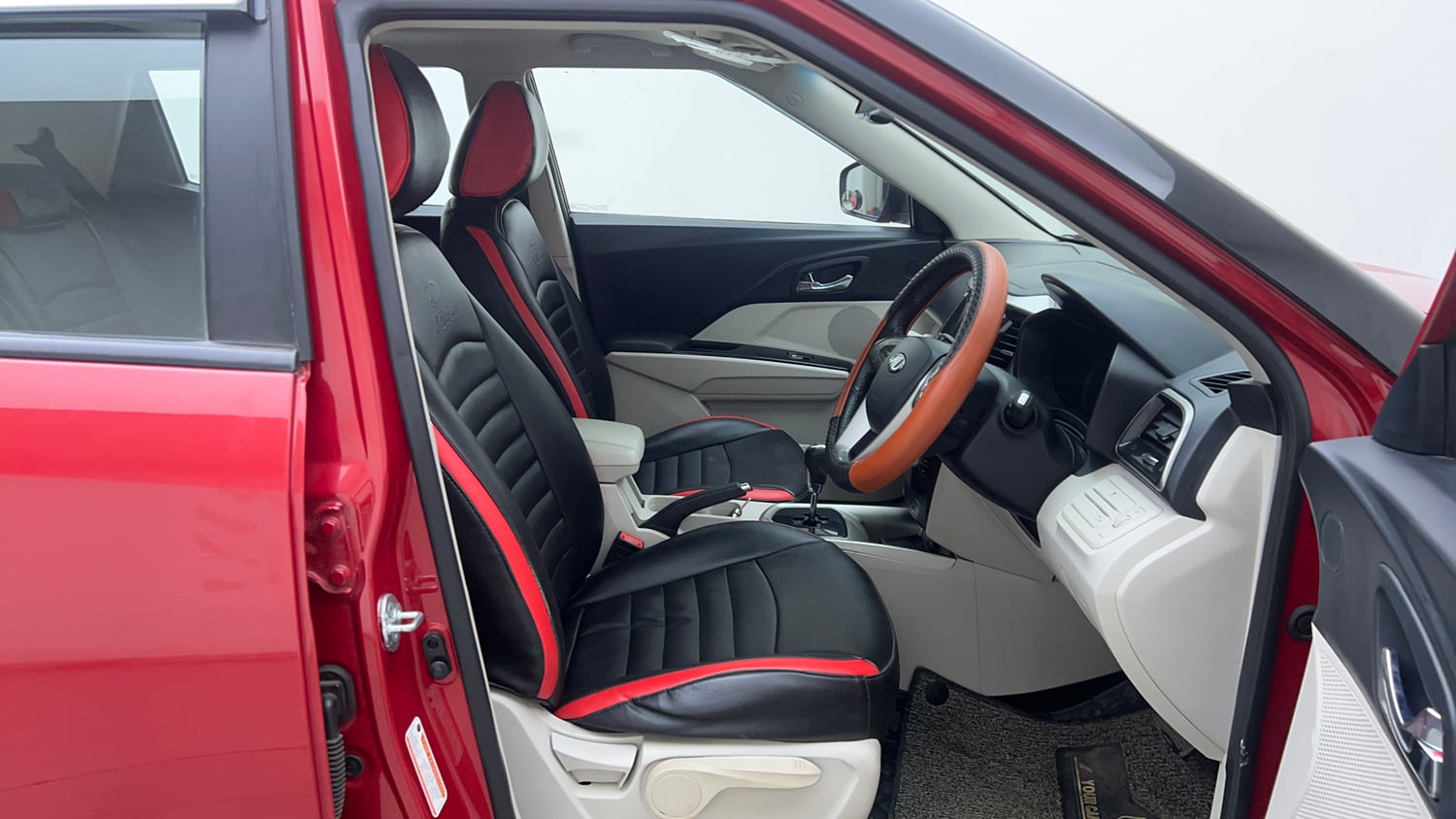 Used 2021 Mahindra XUV 300 W8 (O) 1.2 Petrol AMT Petrol Automatic interior RIGHT SIDE FRONT DOOR CABIN VIEW