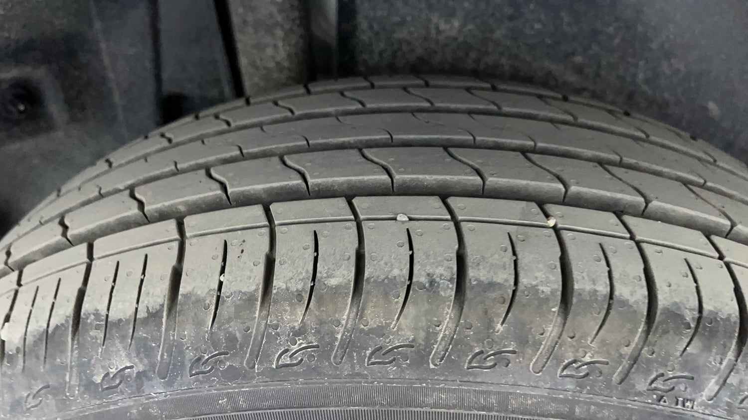 Used 2025 Maruti Suzuki Brezza ZXi AT Petrol Automatic tyres RIGHT REAR TYRE TREAD VIEW